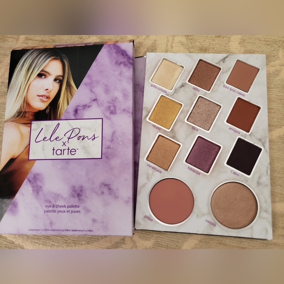 Makeup - Picture 2 of 4